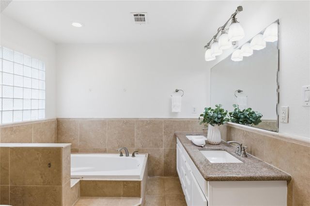 211 Faust Lane, Houston, TX 77024