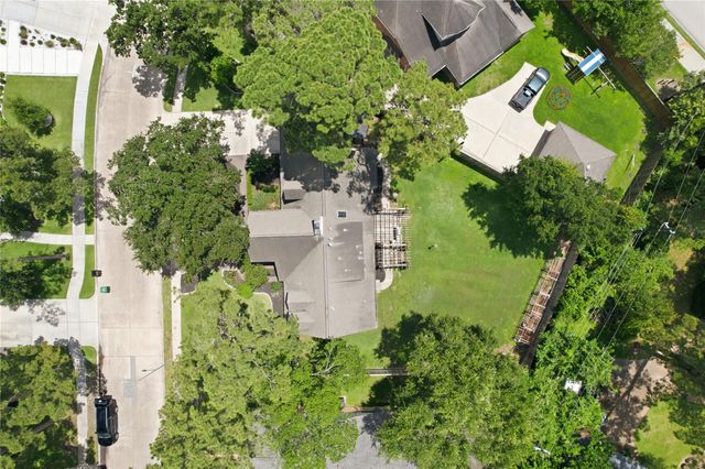 211 Faust Lane, Houston, TX 77024
