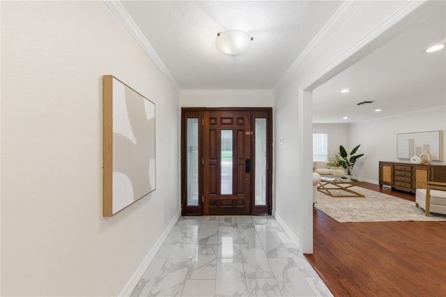 211 Faust Lane, Houston, TX 77024