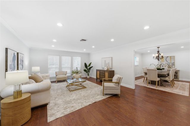 211 Faust Lane, Houston, TX 77024