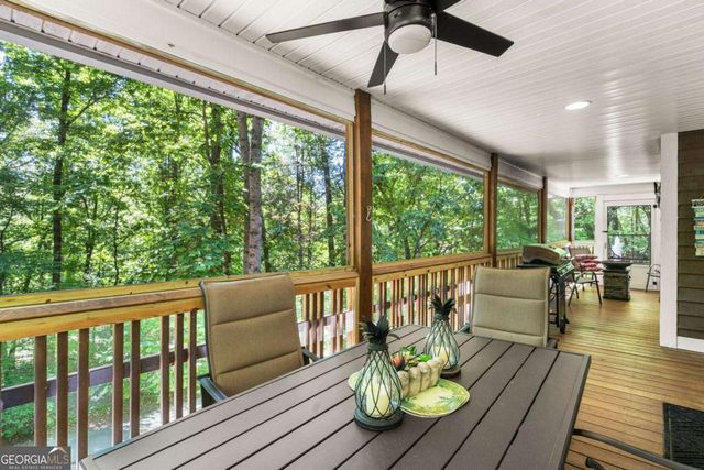 2102 Pooh Corner, Hiawassee, GA 30546