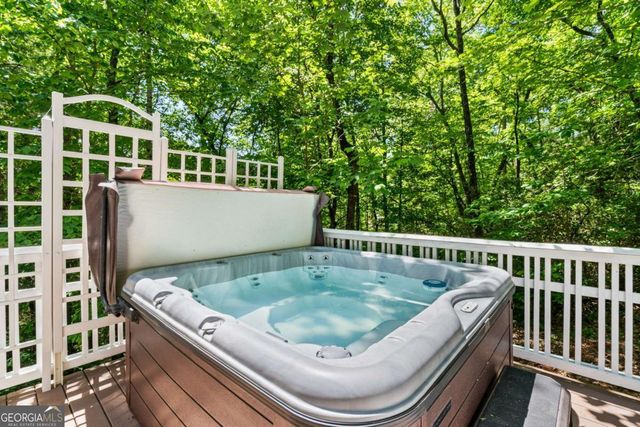2102 Pooh Corner, Hiawassee, GA 30546