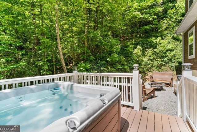 2102 Pooh Corner, Hiawassee, GA 30546