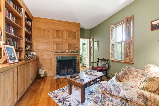 30 Mordecai Lincoln Rd, Scituate, MA 02066