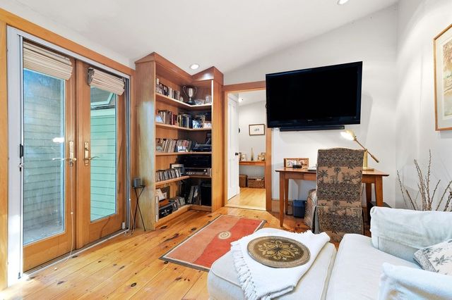 30 Mordecai Lincoln Rd, Scituate, MA 02066