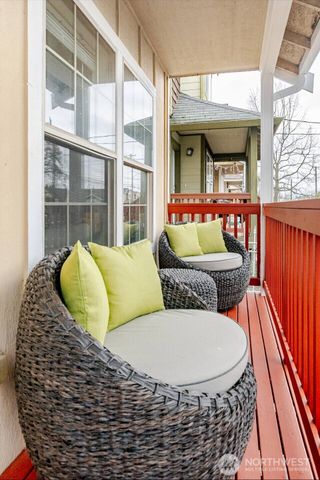 10047 17th Avenue SW, Seattle, WA 98146