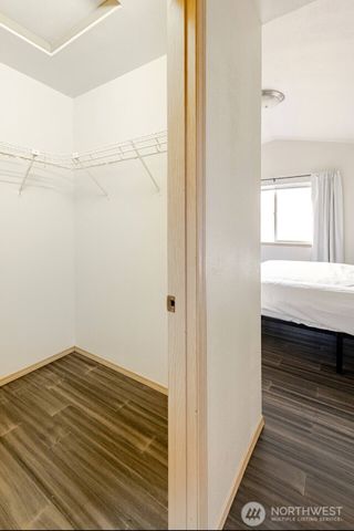 10047 17th Avenue SW, Seattle, WA 98146