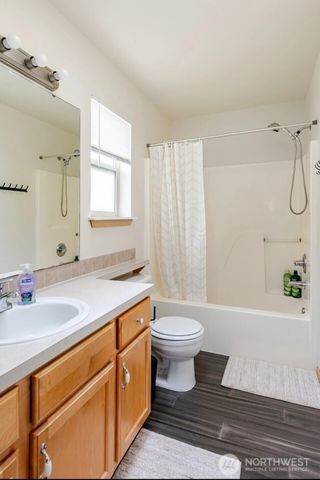 10047 17th Avenue SW, Seattle, WA 98146