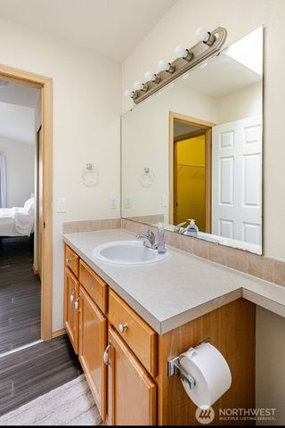 10047 17th Avenue SW, Seattle, WA 98146