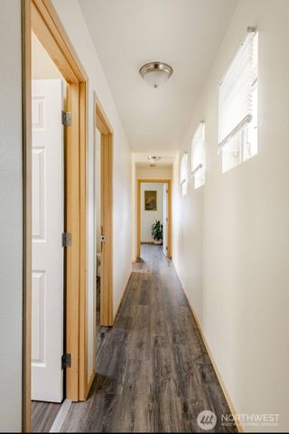 10047 17th Avenue SW, Seattle, WA 98146