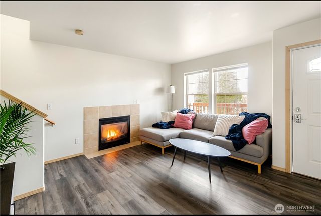 10047 17th Avenue SW, Seattle, WA 98146