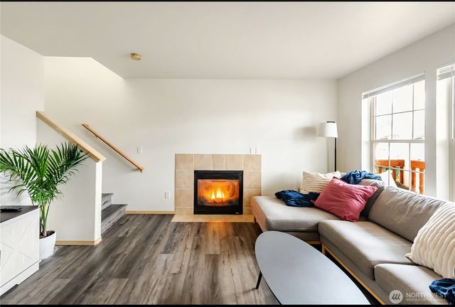 10047 17th Avenue SW, Seattle, WA 98146