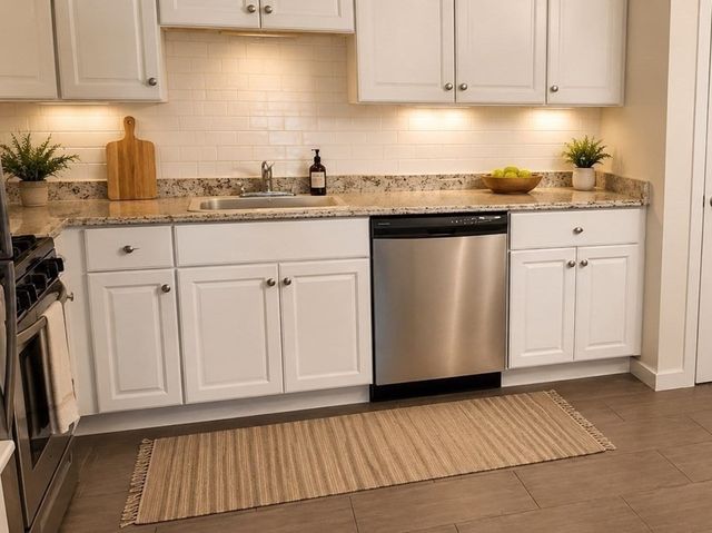 80 Walnut St 402, Canton, MA 02021