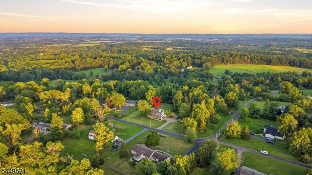 17 Dogwood Dr, Delaware Twp., NJ 08822