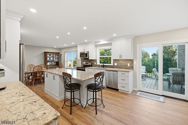17 Dogwood Dr, Delaware Twp., NJ 08822