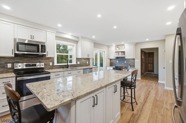 17 Dogwood Dr, Delaware Twp., NJ 08822