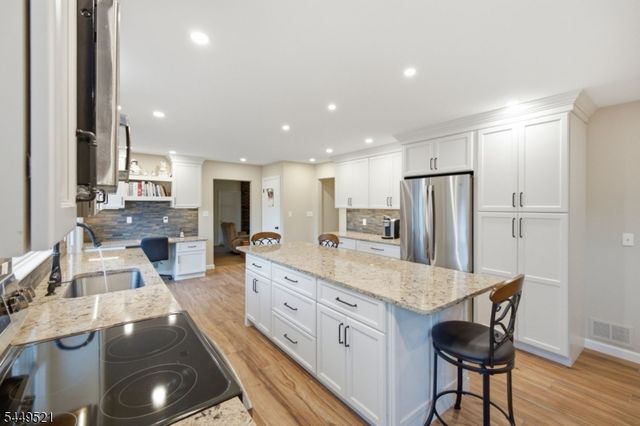 17 Dogwood Dr, Delaware Twp., NJ 08822