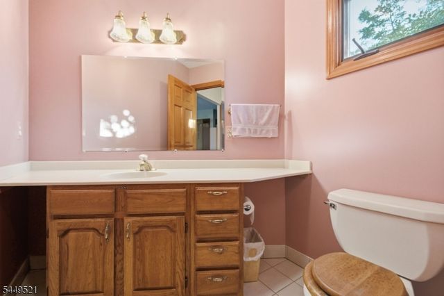 17 Dogwood Dr, Delaware Twp., NJ 08822
