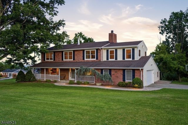 17 Dogwood Dr, Delaware Twp., NJ 08822