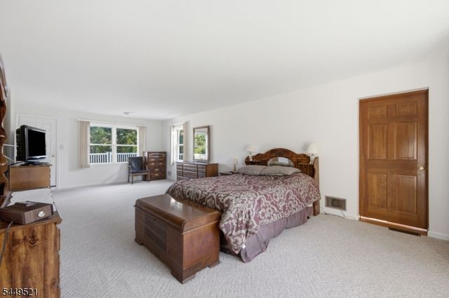 17 Dogwood Dr, Delaware Twp., NJ 08822