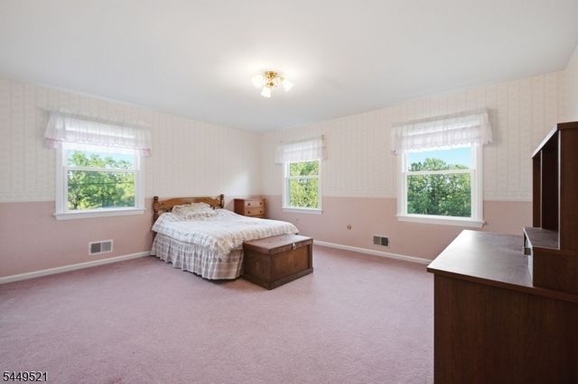 17 Dogwood Dr, Delaware Twp., NJ 08822
