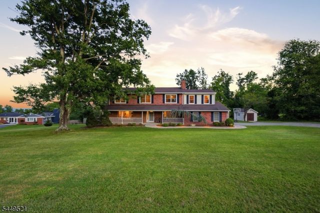 17 Dogwood Dr, Delaware Twp., NJ 08822