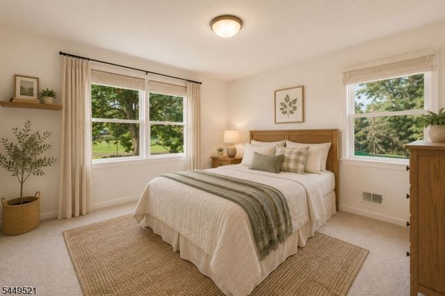 17 Dogwood Dr, Delaware Twp., NJ 08822