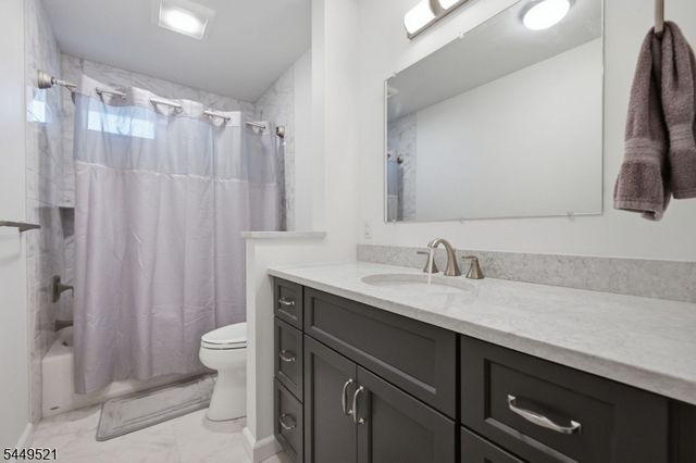 17 Dogwood Dr, Delaware Twp., NJ 08822