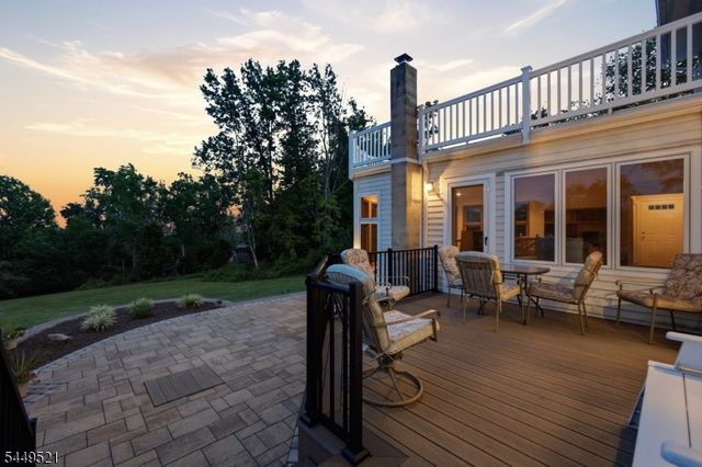 17 Dogwood Dr, Delaware Twp., NJ 08822