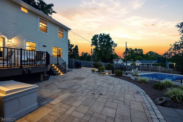 17 Dogwood Dr, Delaware Twp., NJ 08822