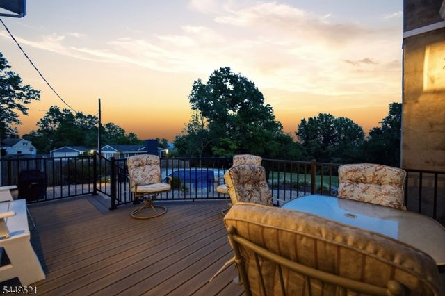17 Dogwood Dr, Delaware Twp., NJ 08822