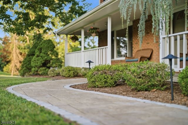 17 Dogwood Dr, Delaware Twp., NJ 08822