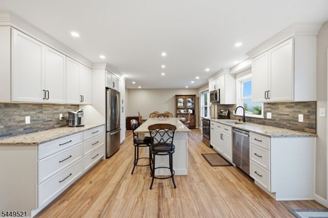 17 Dogwood Dr, Delaware Twp., NJ 08822