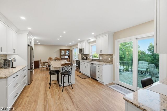 17 Dogwood Dr, Delaware Twp., NJ 08822