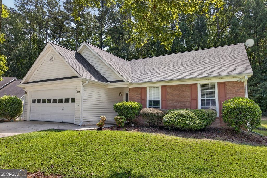 7512 Deer Creek Drive, Union City, GA 30291 — photo 3
