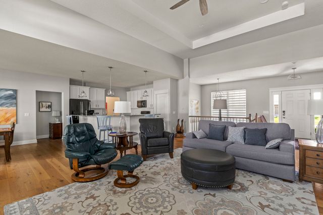 7051 Grove Crossing, Bettendorf, IA 52722