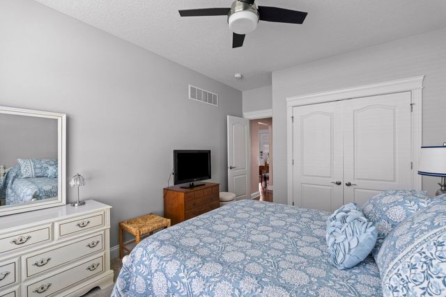 7051 Grove Crossing, Bettendorf, IA 52722