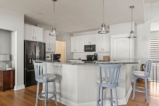 7051 Grove Crossing, Bettendorf, IA 52722