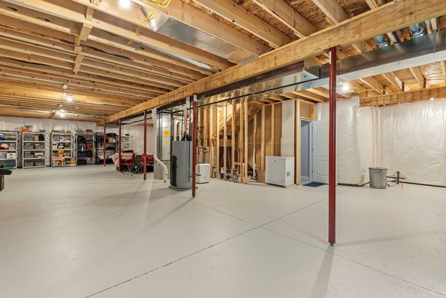7051 Grove Crossing, Bettendorf, IA 52722