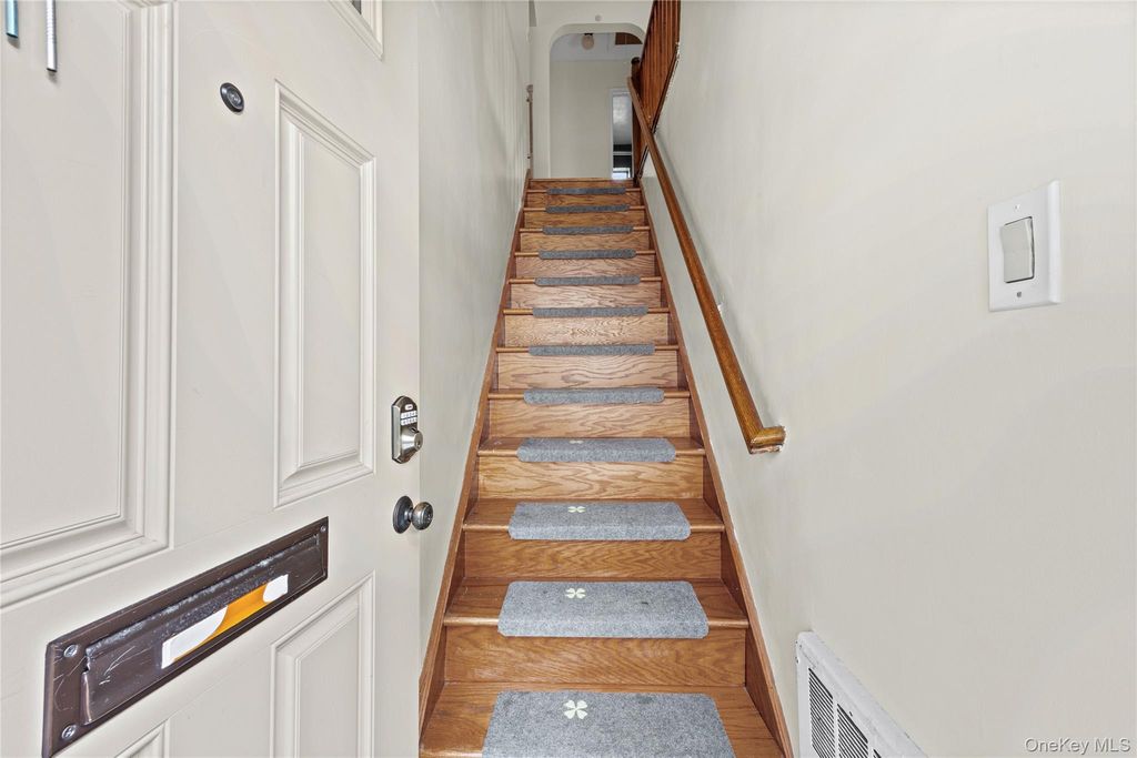 73-07 220th Street 3A2, Oakland Gardens, NY 11364 — photo 2