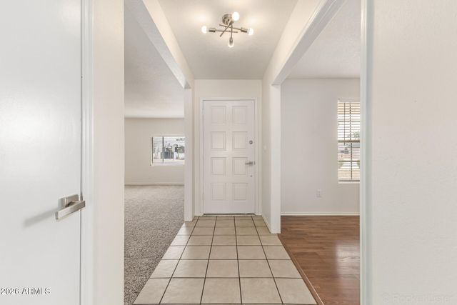 2554 E FOX Street, Mesa, AZ 85213