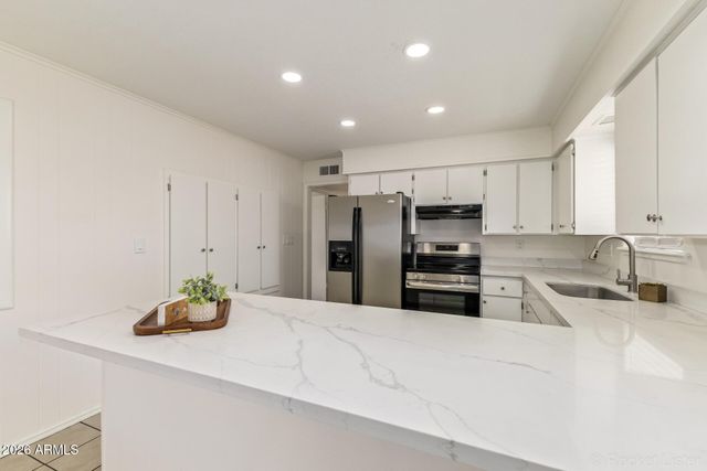 2554 E FOX Street, Mesa, AZ 85213