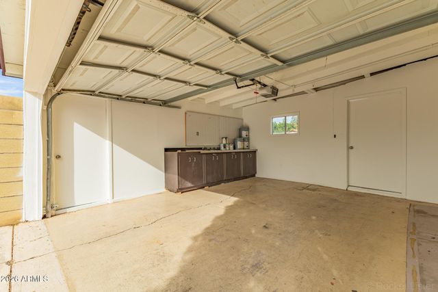 2554 E FOX Street, Mesa, AZ 85213