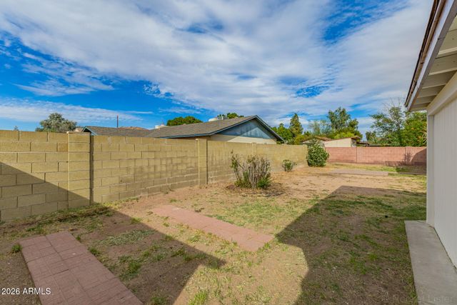 2554 E FOX Street, Mesa, AZ 85213