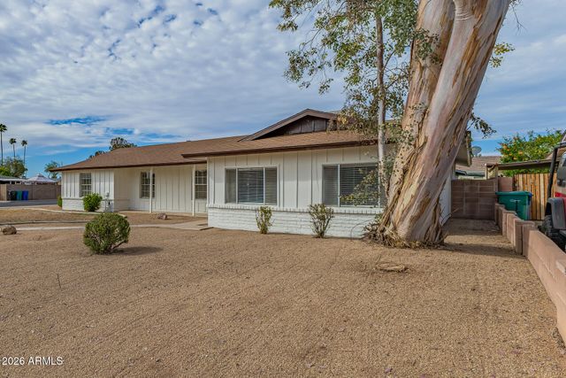 2554 E FOX Street, Mesa, AZ 85213