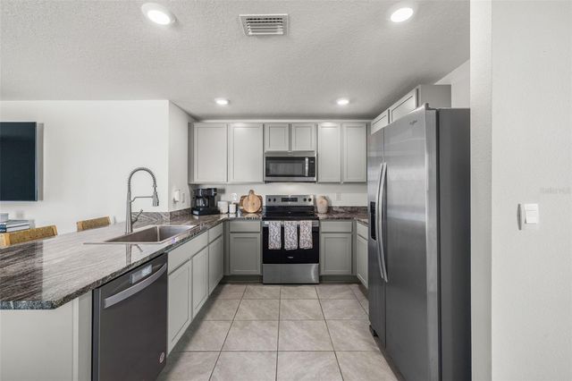 13581 MOUNT IVY COURT, Dade City, FL 33525