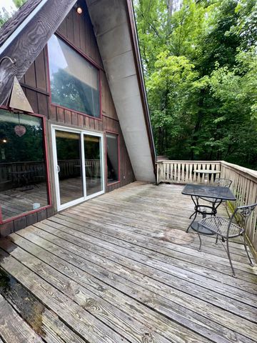 825 Kickapoo Court, Hide A Way Hills, OH 43107