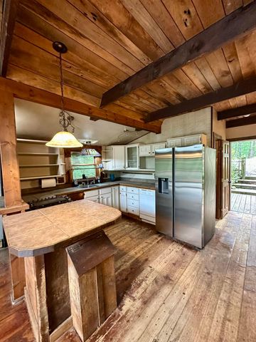 825 Kickapoo Court, Hide A Way Hills, OH 43107
