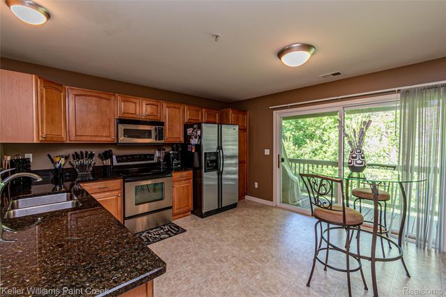 28569 Carlton Way Drive, Novi, MI 48377