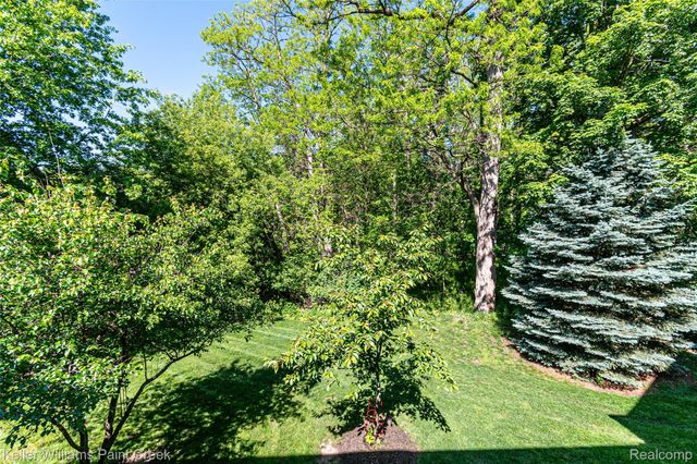 28569 Carlton Way Drive, Novi, MI 48377